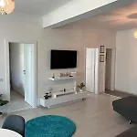 Apartment Ini Azimuth *
